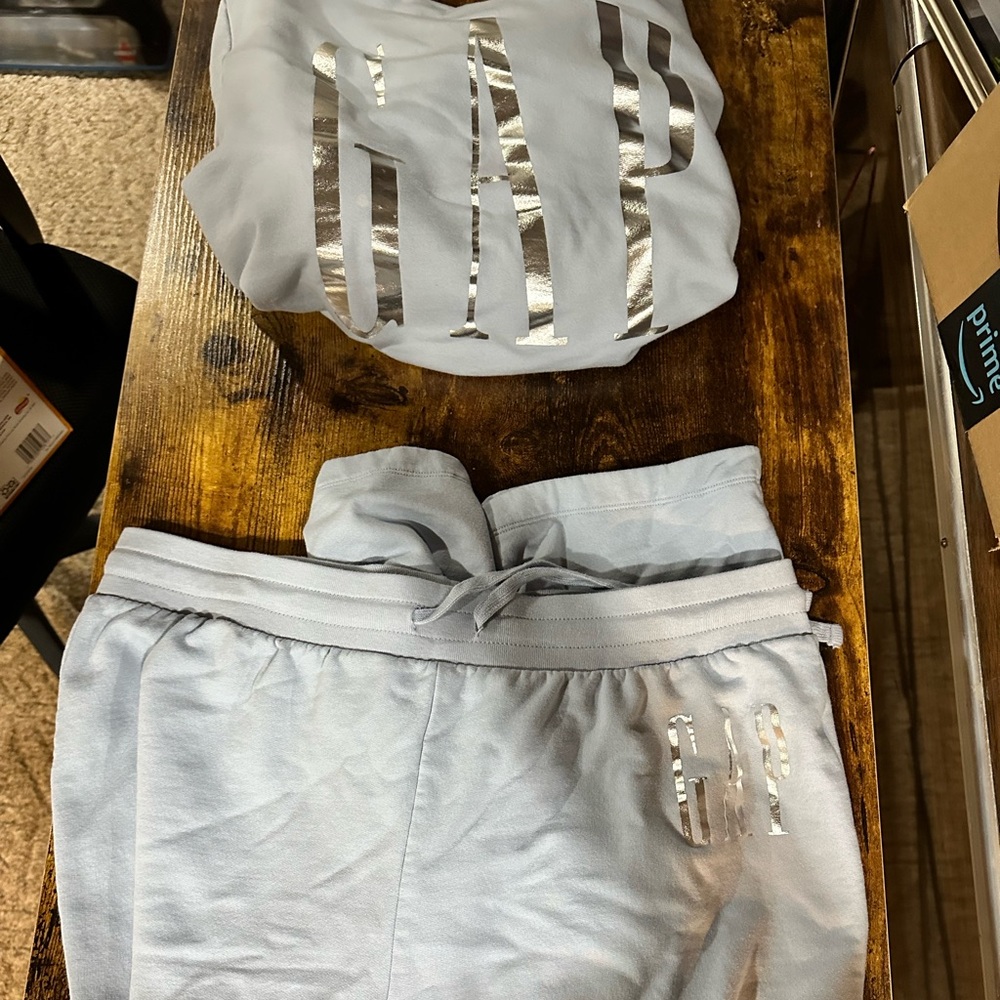 GAP Women's Silver Logo Joggers